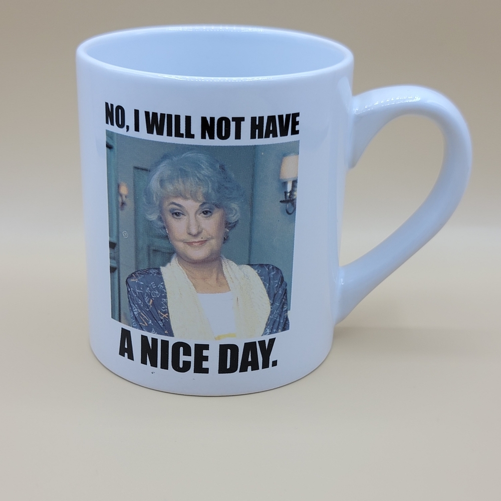 The Golden Girls 14oz Ceramic Coffee Mug Dorothy ABC Studios White Rare New - Picture 3 of 7